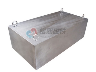 悬挂式永磁除铁器